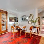 לינה וארוחת בוקר Casa Luminosa 3*