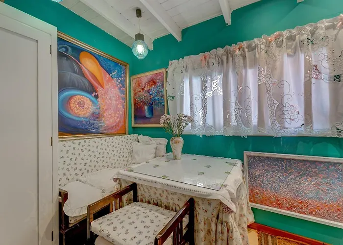 Casa Luminosa Bed and Breakfast 3*